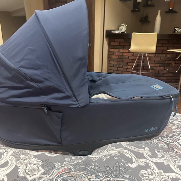 Cybex Navy Blue Baby Bassinet - Picture 5 of 10